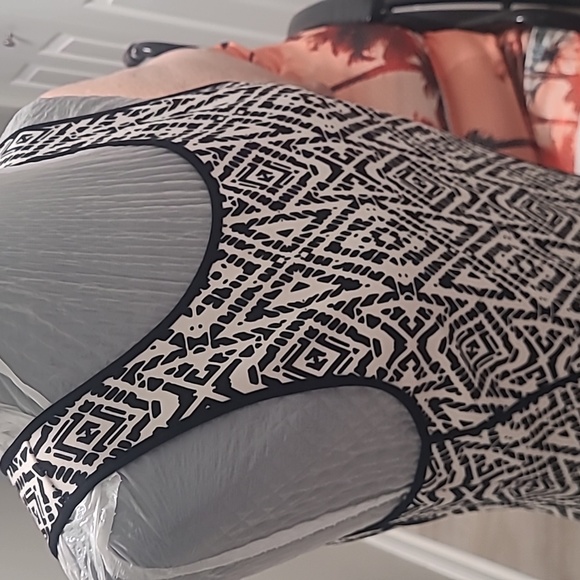 Dress - Picture 4 of 4